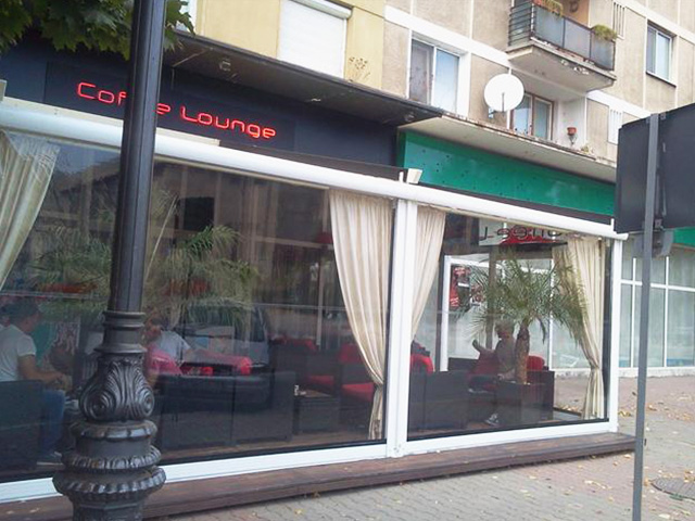 terase inchise cu rulouri