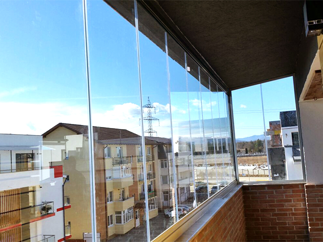 inchidere balcon cu sticla glisanta