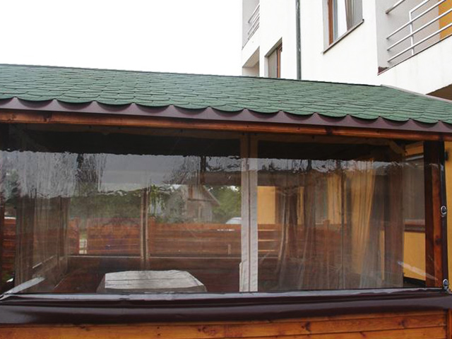 prelata-transparenta-cu-capse-si-bride-terasa-balcon-foisorprelata-transparenta-cu-capse-si-bride-terasa-balcon-foisor