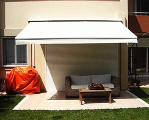 case-terasa-balcon-fata-spate